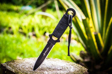 American Paratrooper Rescue Knife Leg Wrapping